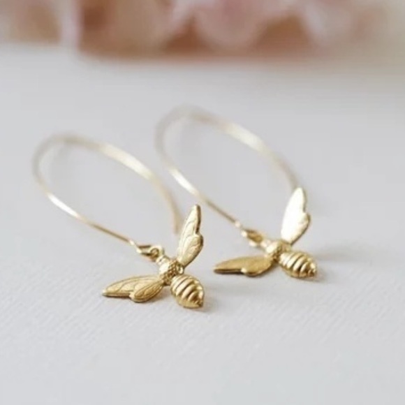 {MELISSA} gold bumble bee dangle drop earrings - Picture 3 of 6